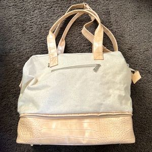 Beis Weekender Beige & Crocodile Trim
